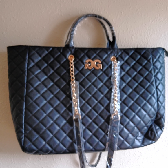 Gilda Paris Handbags - Gilda Paris Chic Black Quilted Tote with Gold Chain Accents